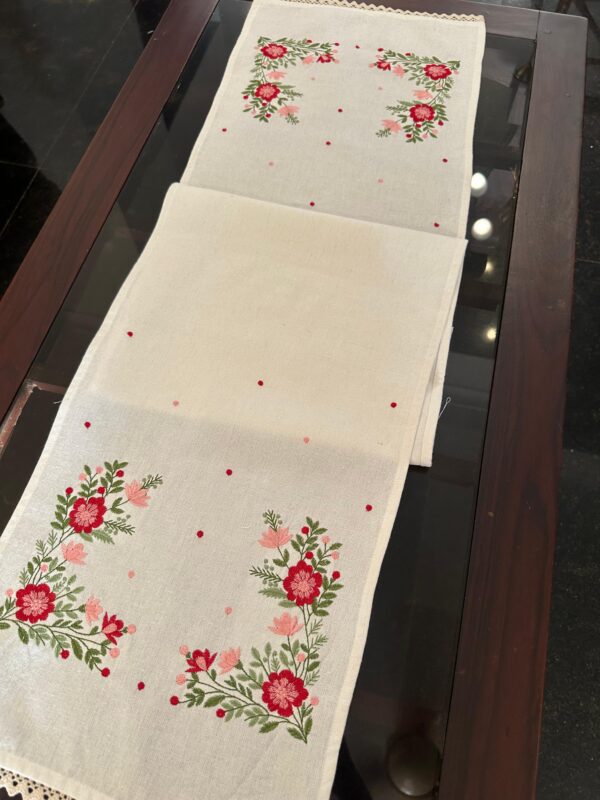 Table Runner #T006