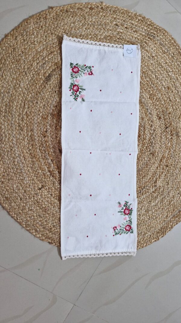 Table Runner #T007