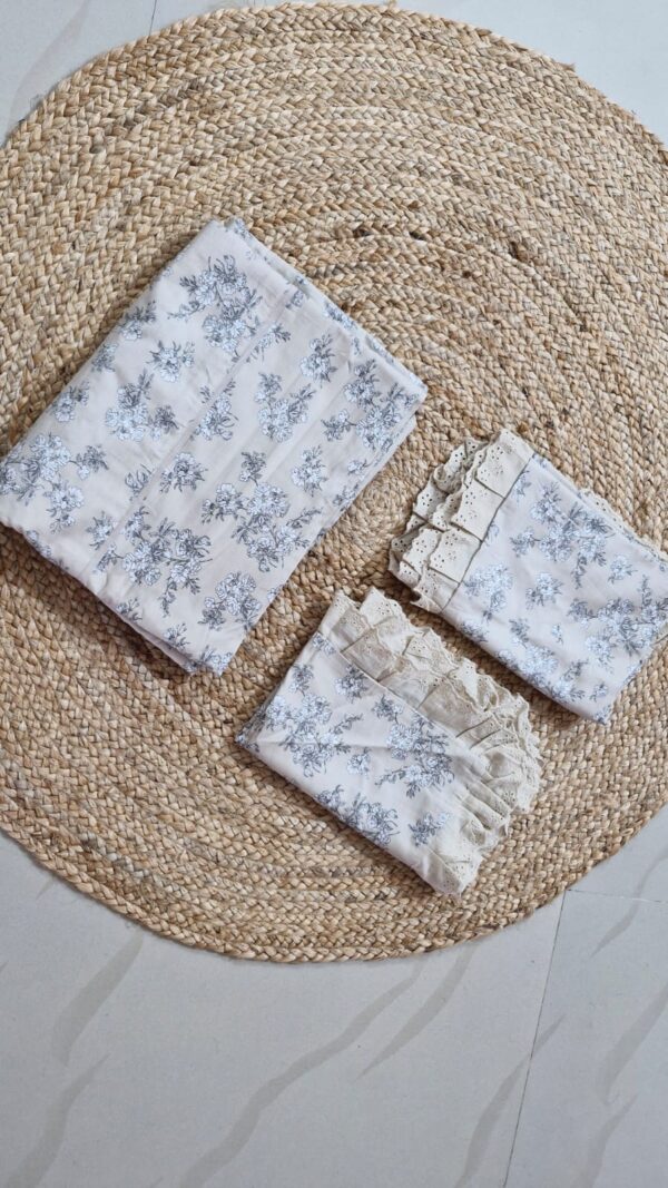Cotton King Bedsheet with Laced pillow covers #L004